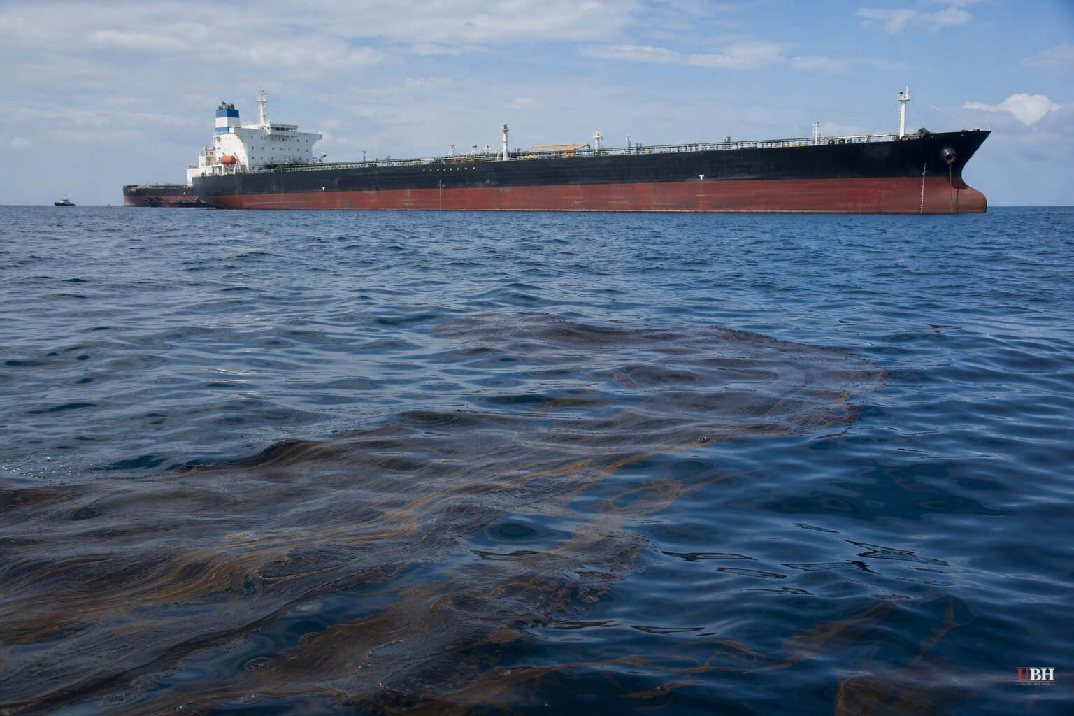 A Sanctioned Ghost Ship Is Leaking Oil Into an Omani Whale Sanctuary, and No One Will Pay to Clean It Up