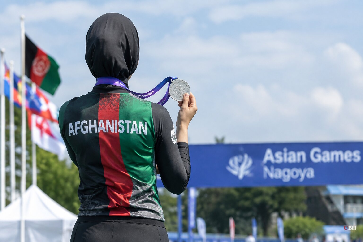 Afghan Cyclist Fariba Hashimi Wins Asian Games Silver After Fleeing Taliban Rule