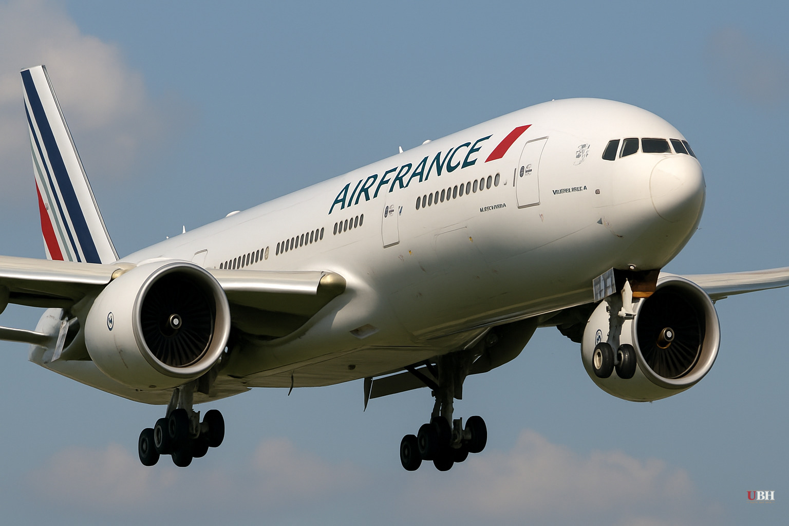 Air France Flight Diverted to Montreal After Congolese Passenger Boards US-Bound Plane 'In Error'; Outbreak Now 395+ Cases