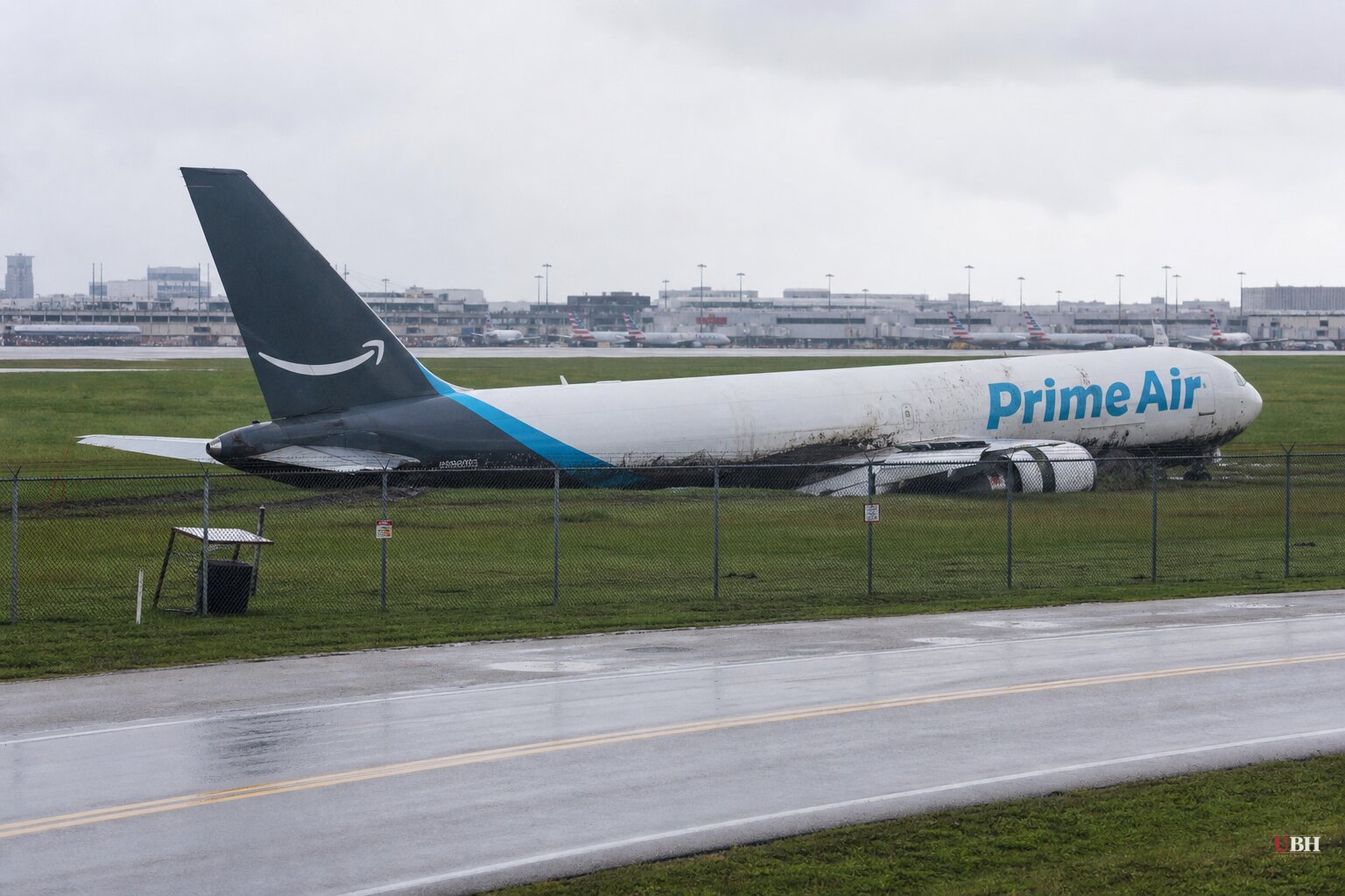 Amazon Cargo Jet Overruns Runway at Miami Airport, Crosses a Road Into a Field