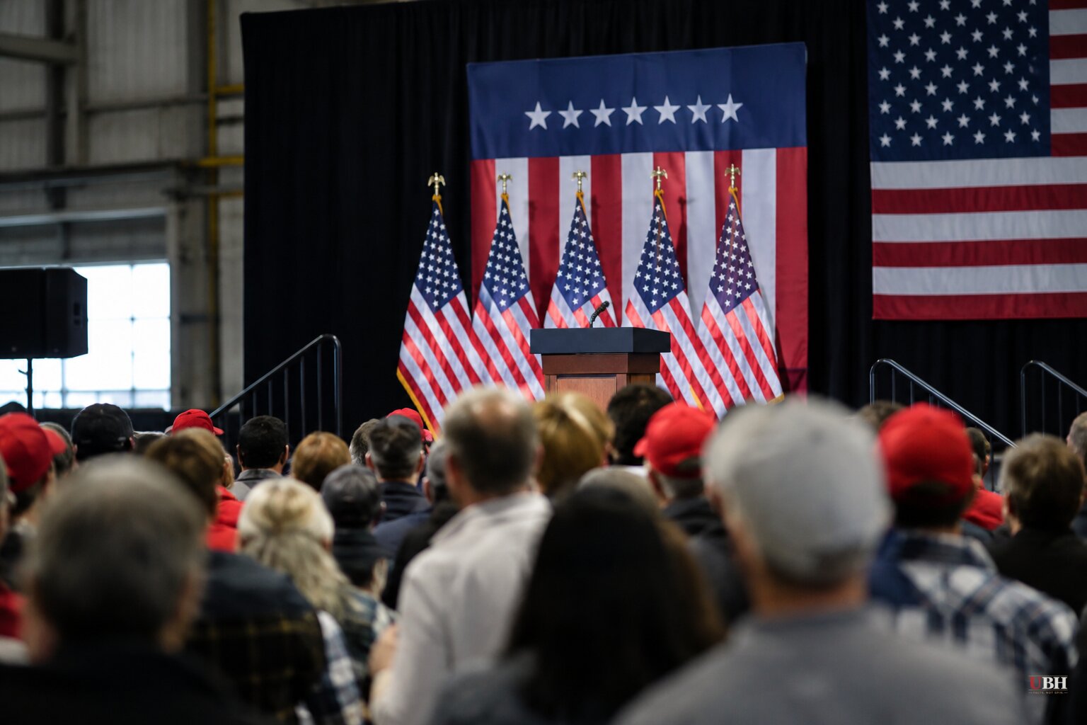 At Iowa Midterm Rally, Trump Says He Has 'Right' to Run in 2028 Minutes After Saying the Law Bars Him