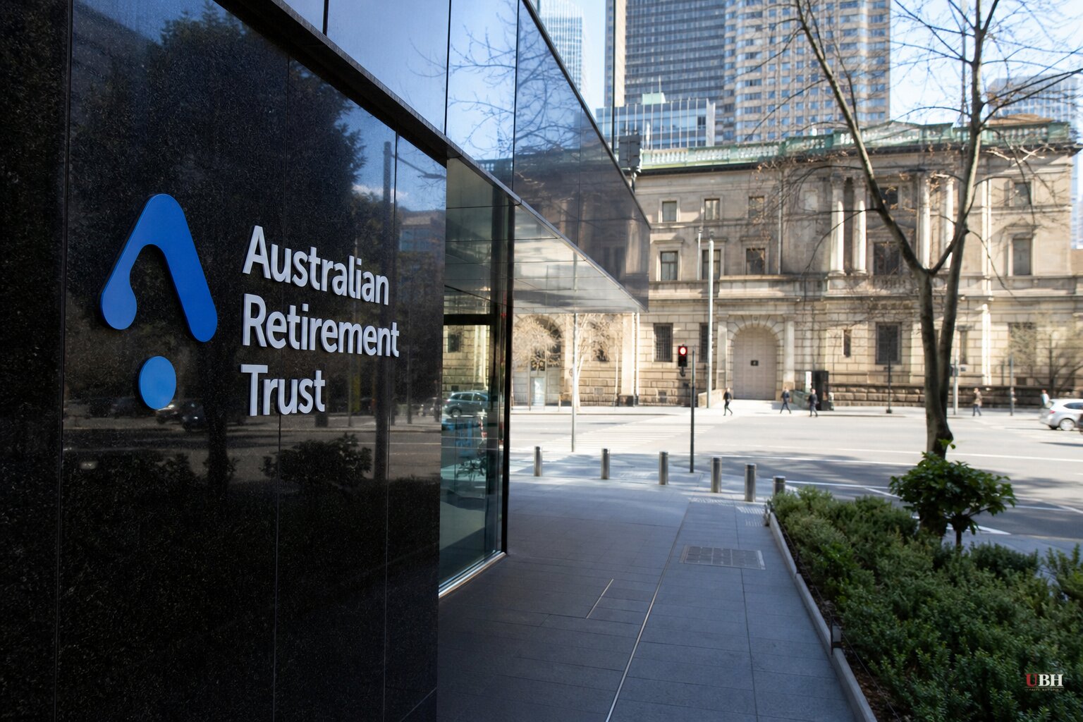Australia's Second-Largest Pension Fund Bets Billions Against the Dollar, Toward the Yen