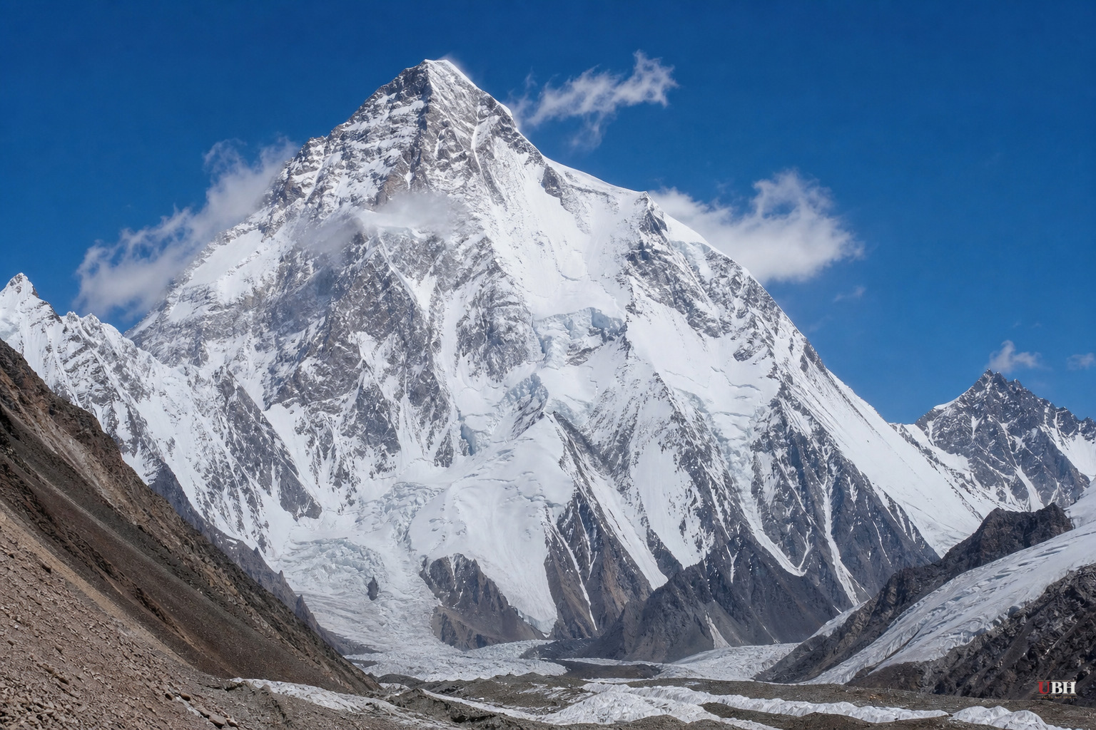 Avalanche Buries 10-Person Team on Pakistan's Broad Peak, Two Bodies Recovered, Nims Purja Among Missing