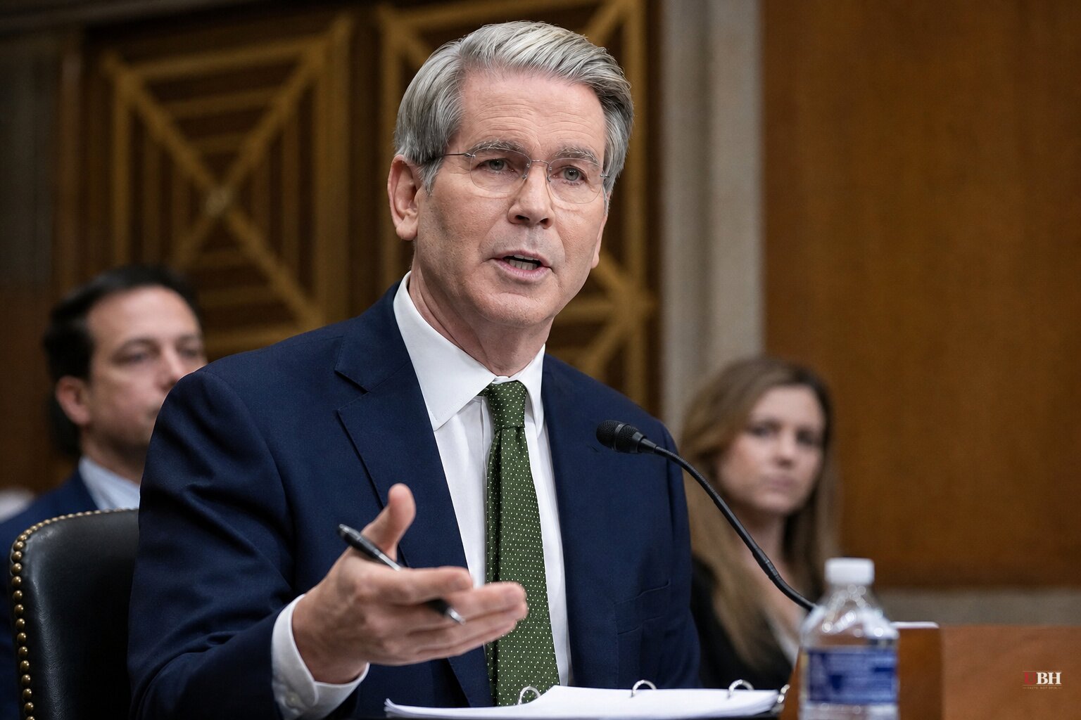Bessent Tells Warren Yen Intervention Carries No Taxpayer Risk, Warns of Higher U.S. Rates
