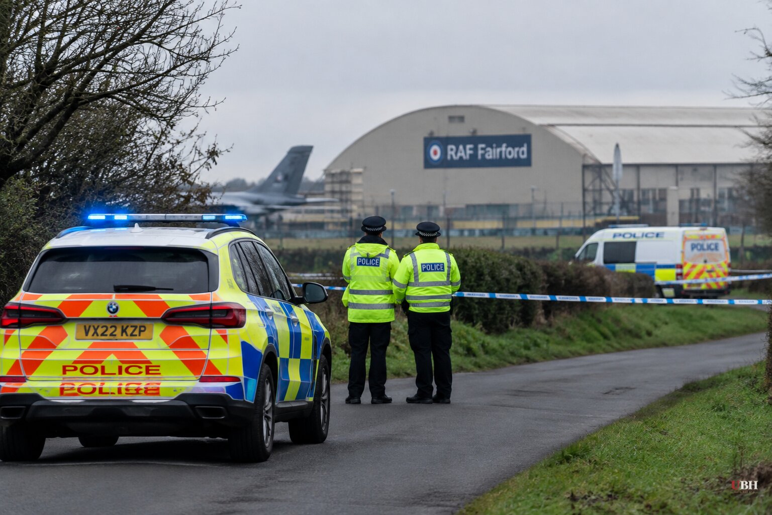 British Police Arrest Several Men Near US-Used RAF Fairford Air Base, Evacuate Homes Over Explosives Act Offenses