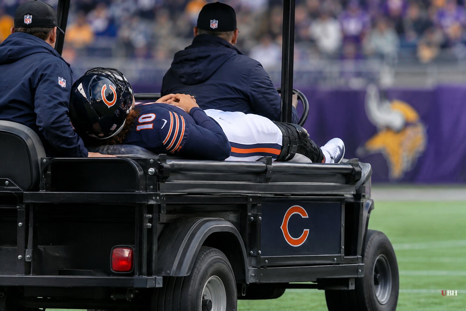 Caleb Williams Carted Off With Hamstring Injury as Bears Fall to Vikings 9-3