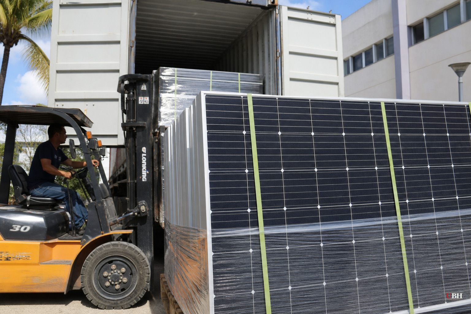 China Donates 5,000 More Solar Systems to Cuba as Panel Imports Jump 1,800 Percent in Five Years