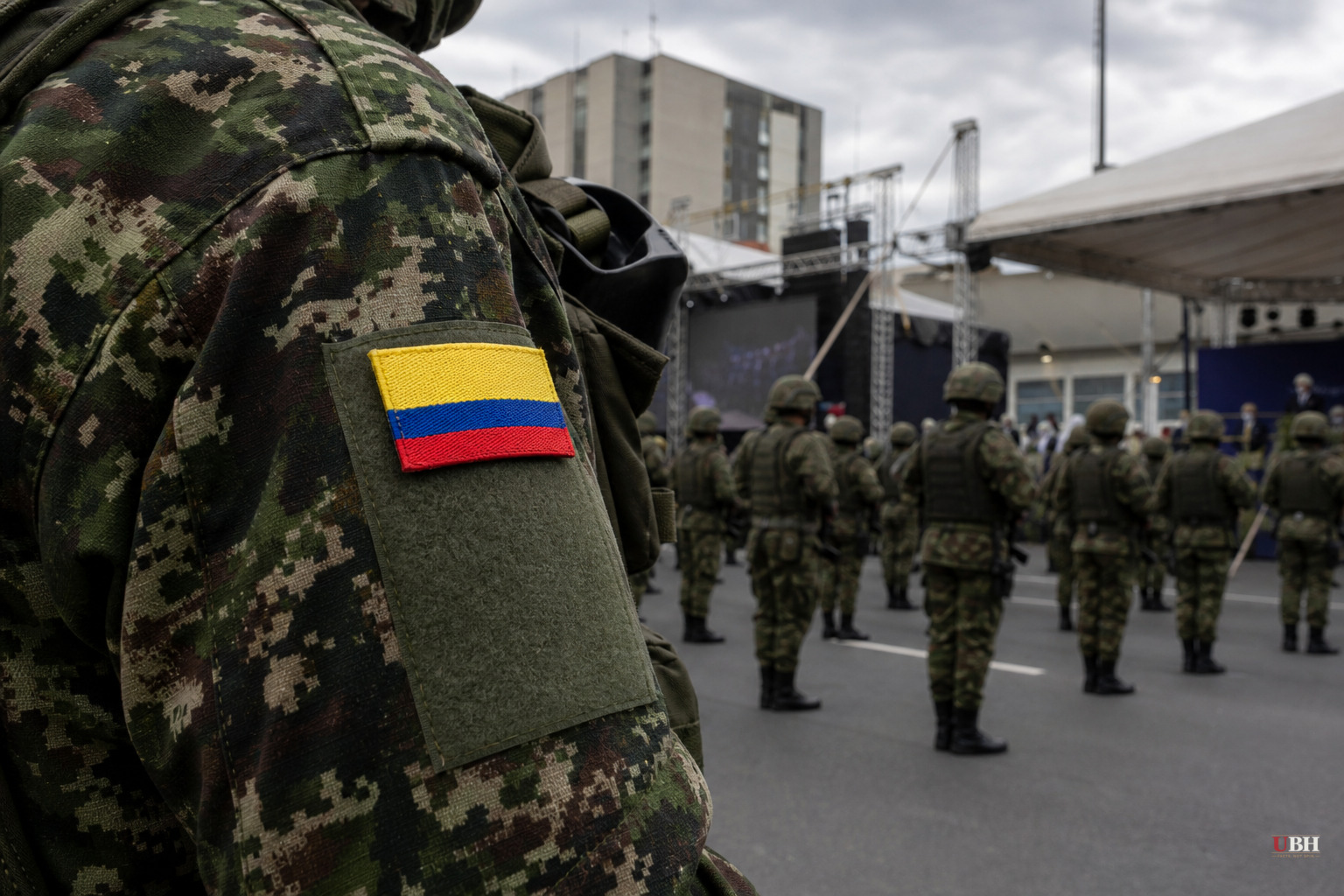 Colombia Swears In Conservative President Under 11,000 Troops in Cali, Not Bogota