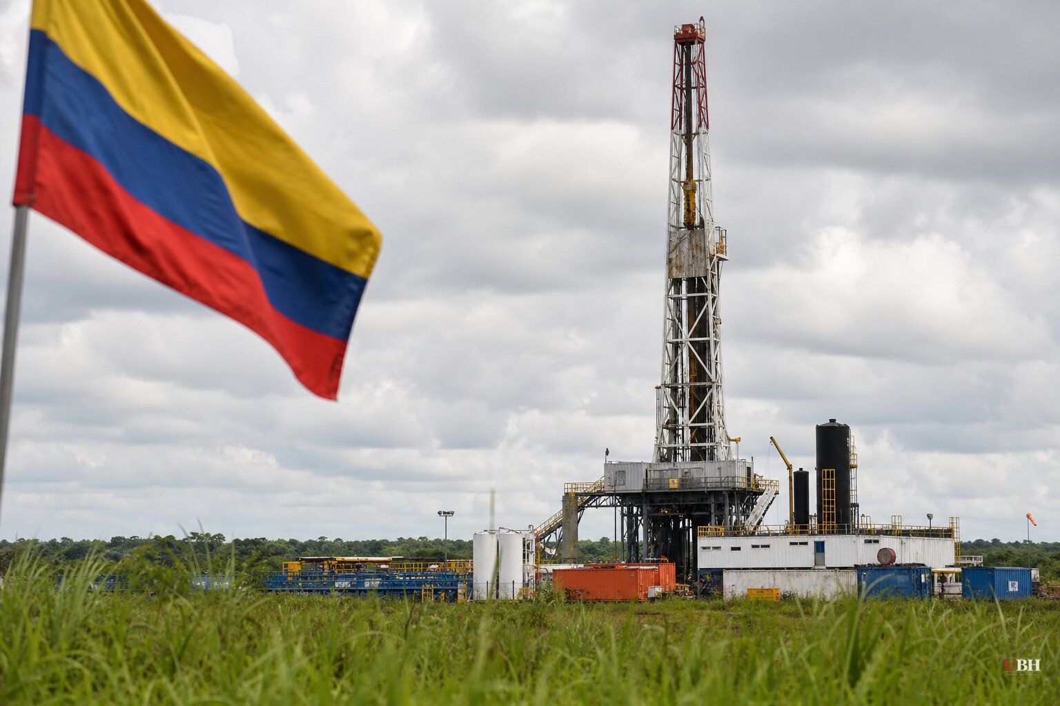 Colombia's New Government Moves to Kill Petro's Fracking Ban, Targets $4 Billion in Oil Investment