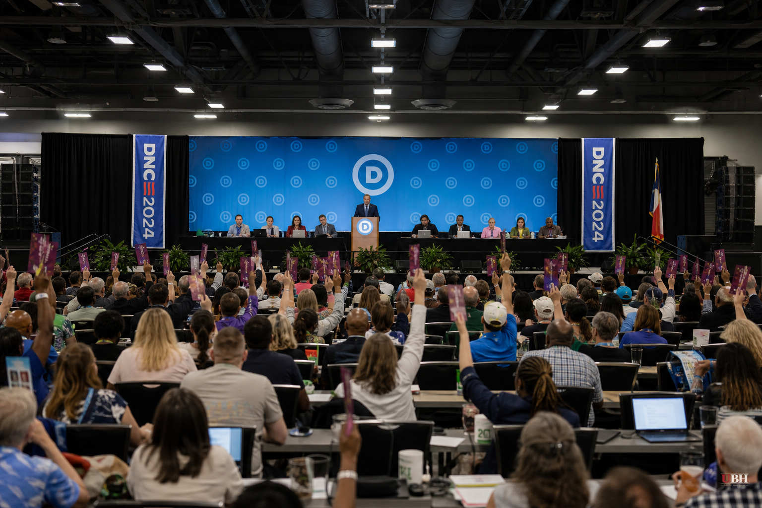 DNC Members Back Non-Binding Resolution to Abolish ICE, Also Pass Competing Reform Measure