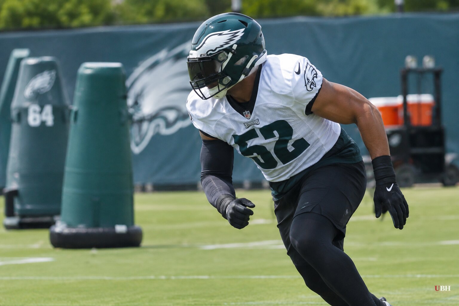 Eagles' $100 Million Edge Rusher Jonathan Greenard Practices for First Time, Sunday Status Still Undecided