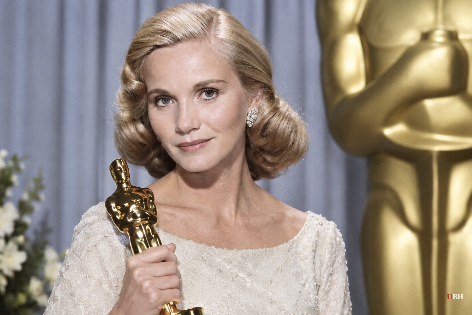Eva Marie Saint, Oscar Winner for 'On the Waterfront,' Dies at 102
