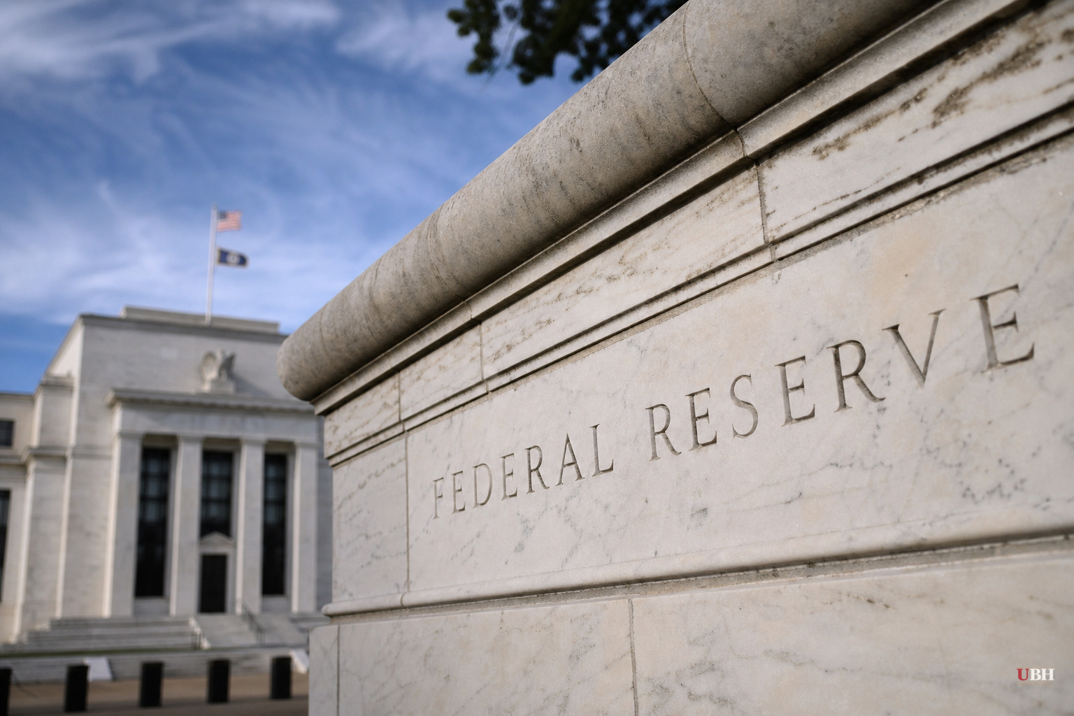 Fed Chair Kevin Warsh Weighs Cutting Number of Rate-Setting Meetings