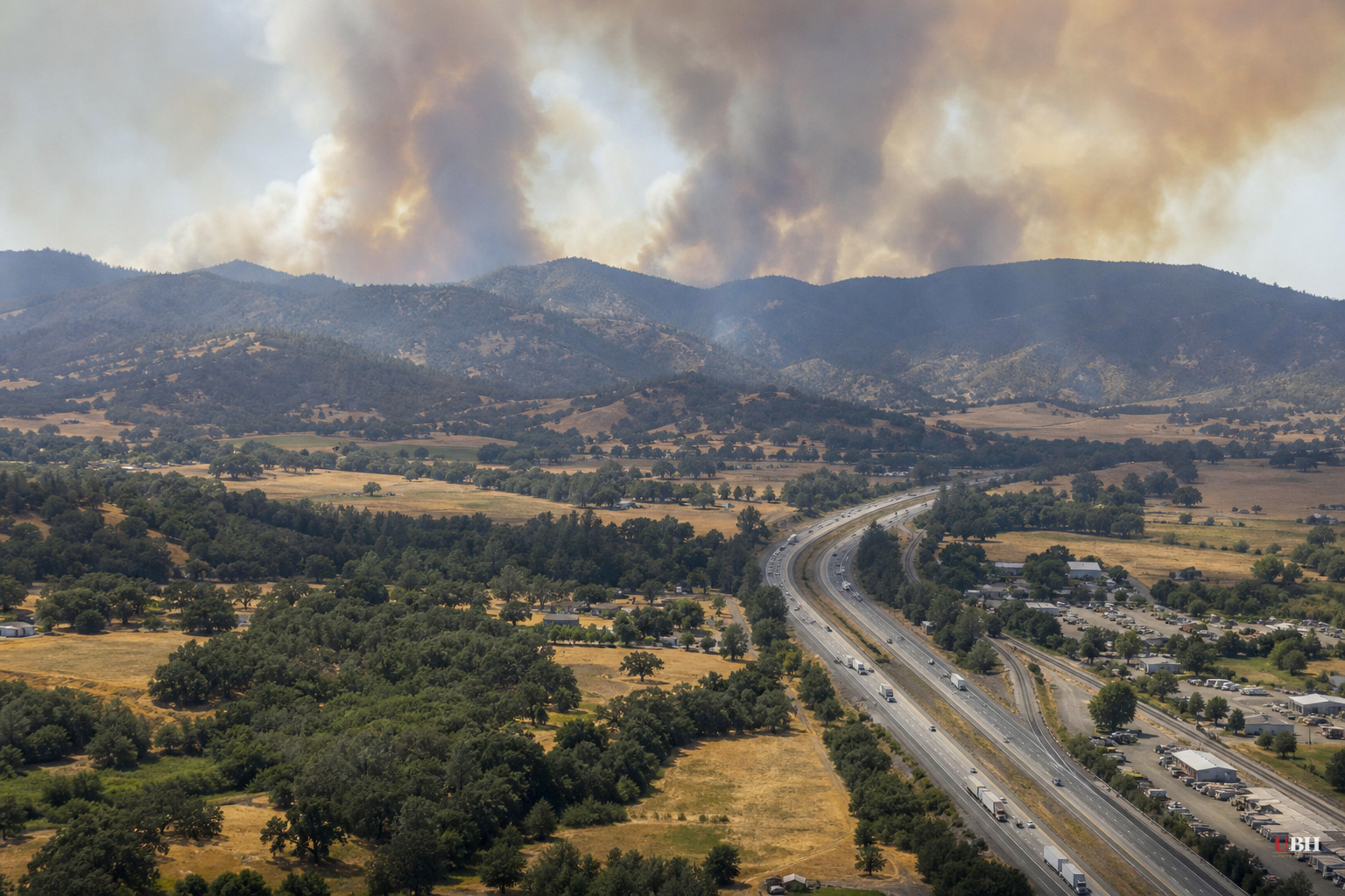 Feliz Fire Explodes to 500-Plus Acres in Mendocino County, Shuts Down Highway 101