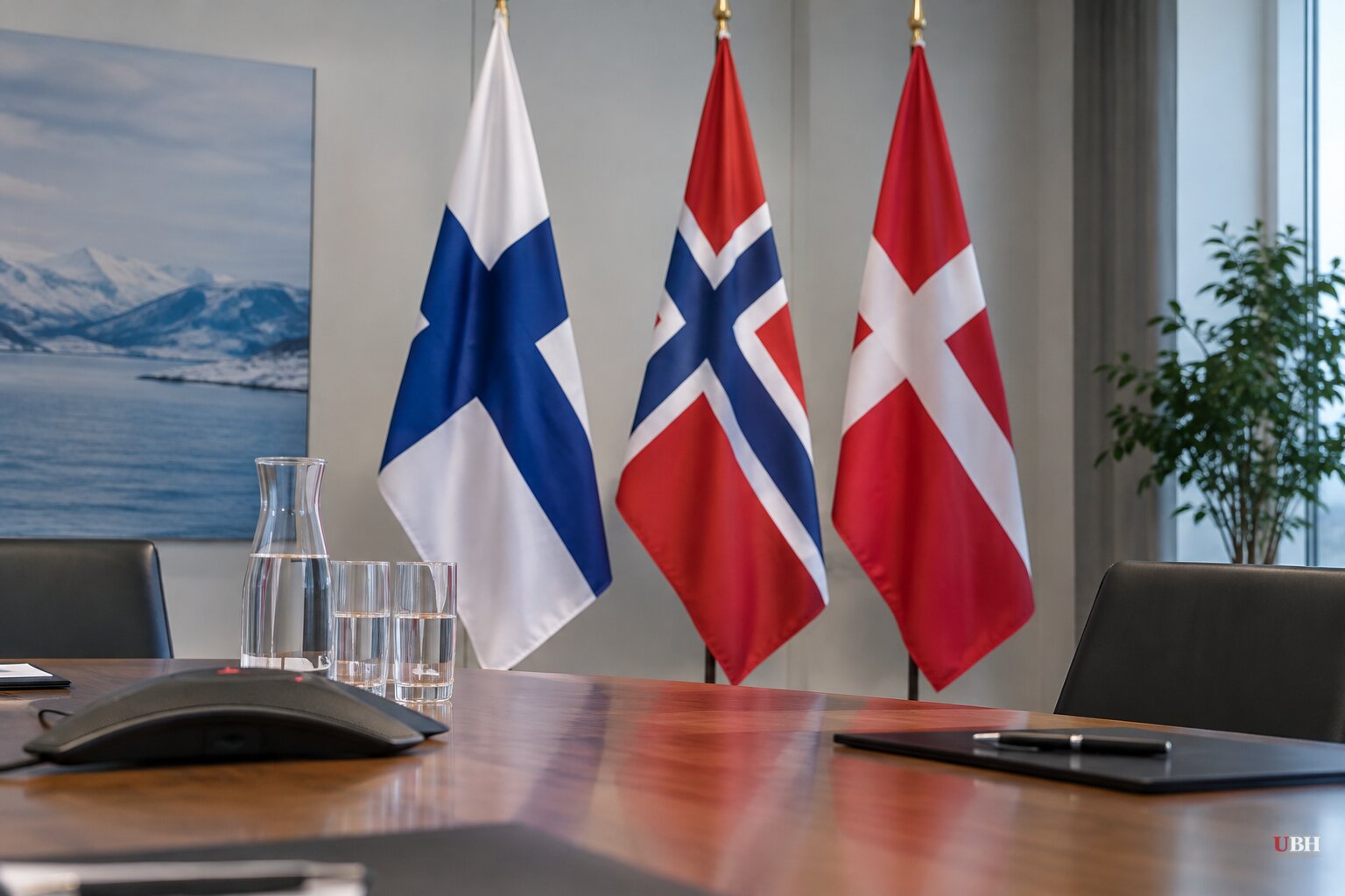 Finland's Stubb and Norway's Støre Phone Putin on Ukraine; Denmark's Frederiksen Calls It Uncoordinated