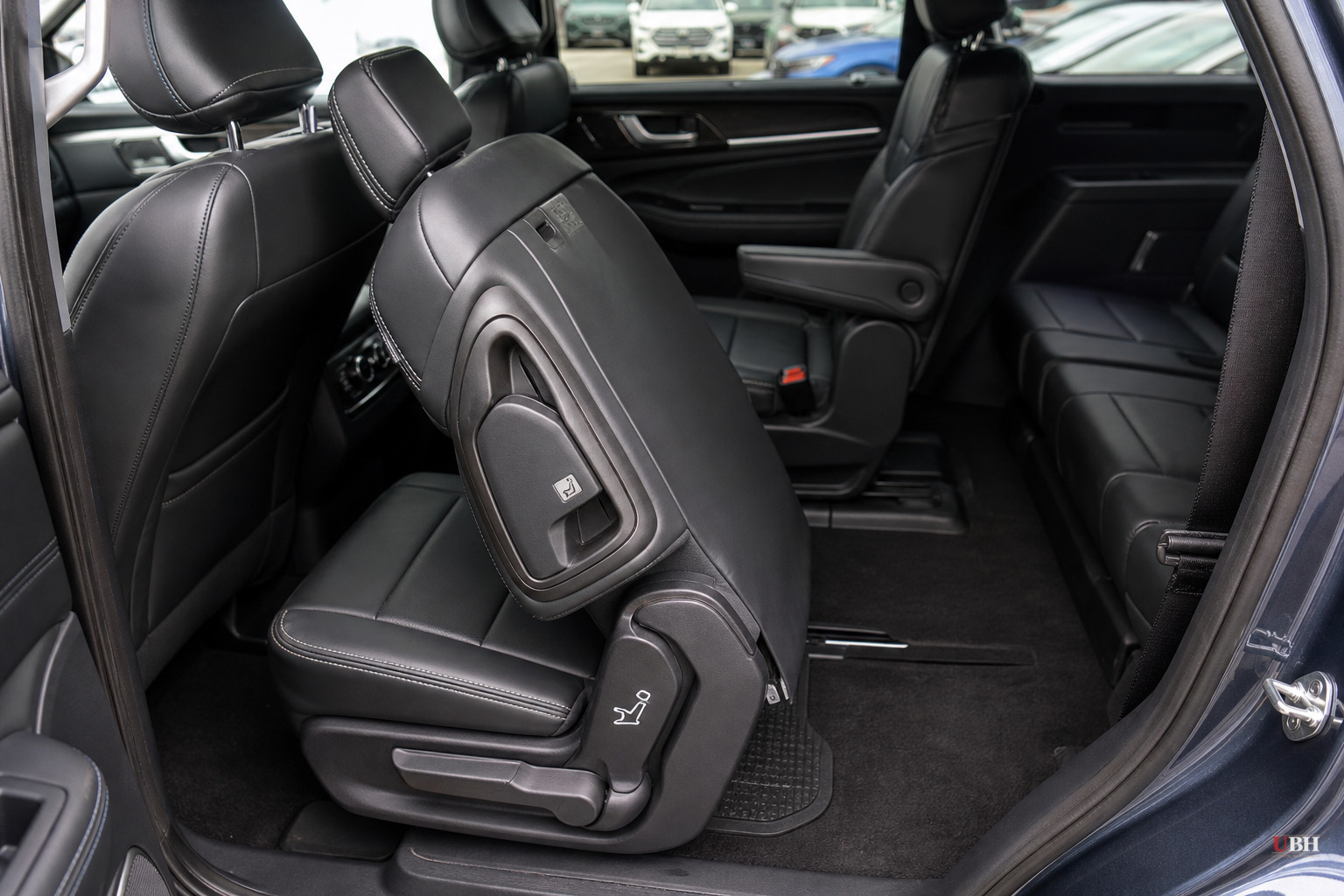 Ford Recalls 388,000 Explorers and Lincoln Aviators Over Second-Row Seats That Can Tip or Slide