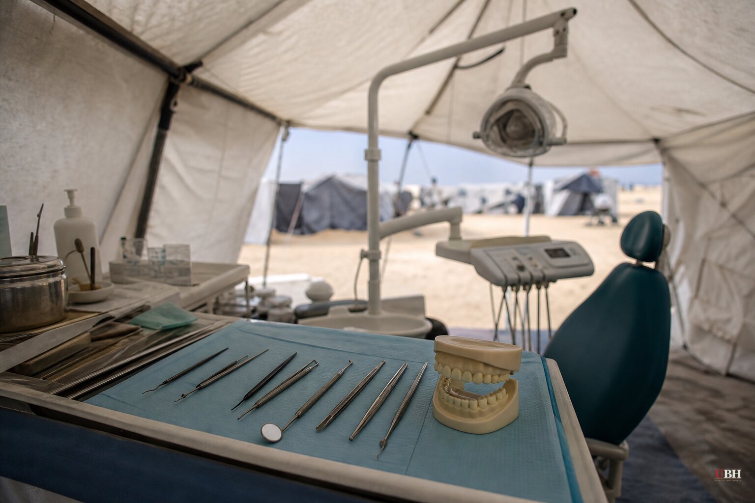 Gaza's Building Ban Leaves a Dentist Operating Out of a Tent, 11 Months After the Ceasefire
