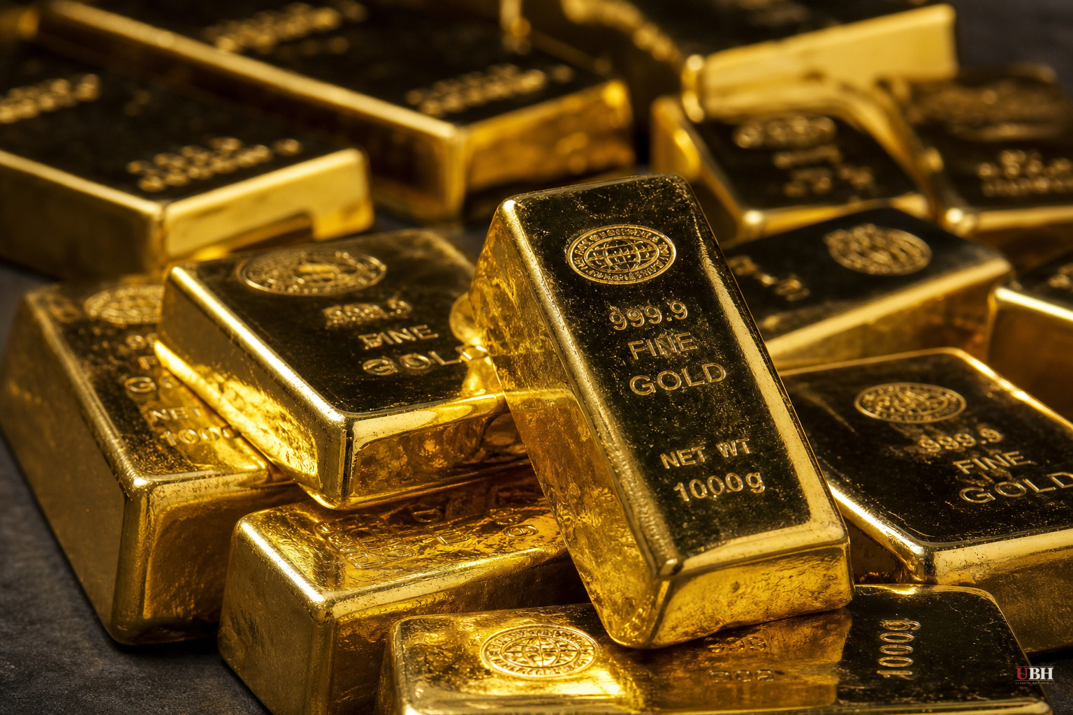 Gold Tops $4,100 as US Strikes Iran for 11th Straight Night, Fed Rate-Hike Odds Hit 88%