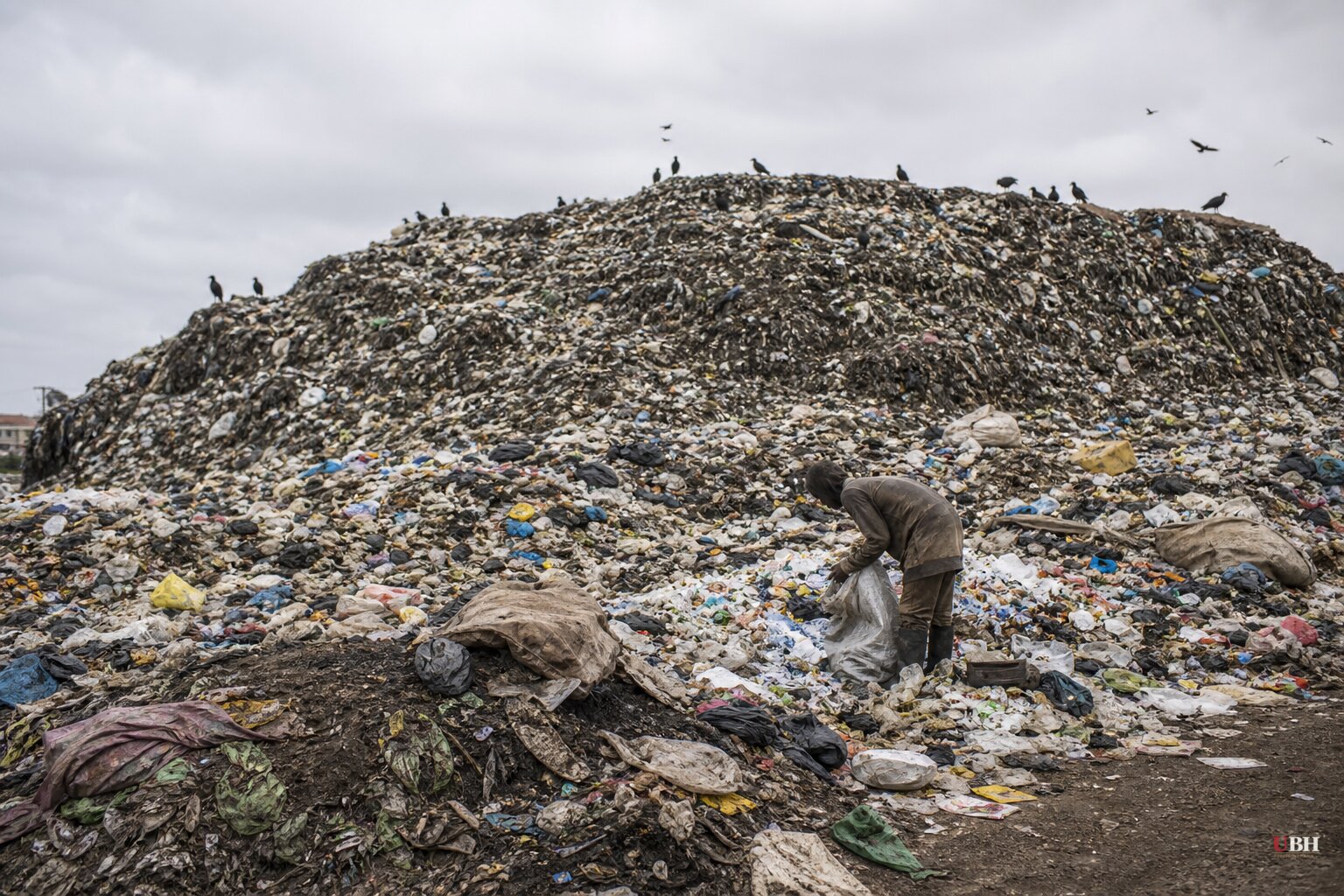 Guinea Landfill Collapse Kills at Least 30, Site Was Set to Close the Same Day