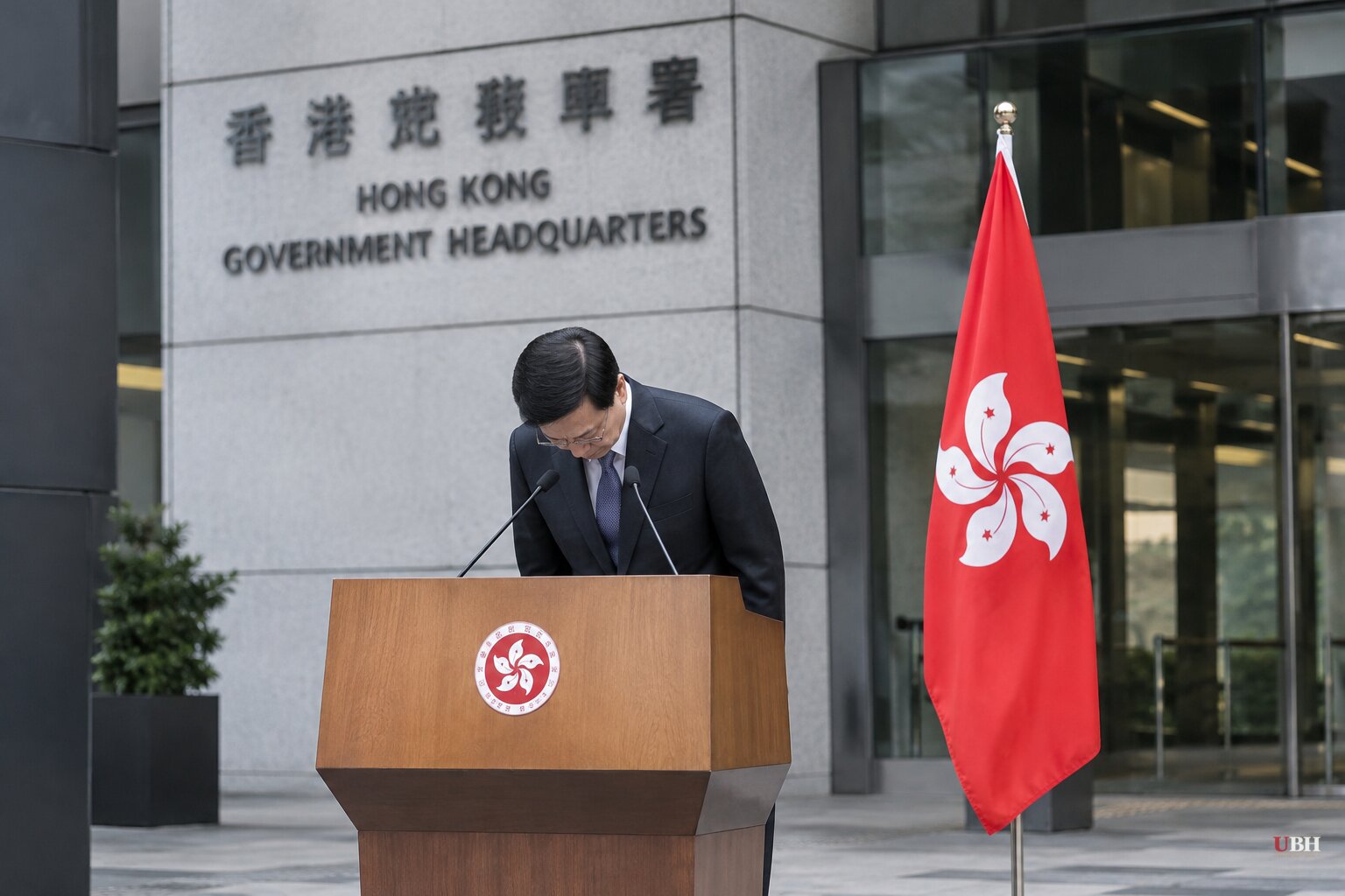 Hong Kong leader apologizes for Wang Fuk Court fire that killed 168, housing secretary resigns