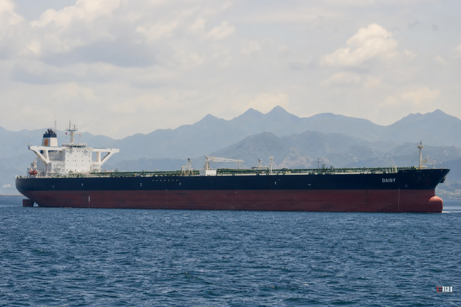 Houthis Hit Ninth Saudi Tanker as Blockade Pushes North Toward Yanbu, Two More Ships Attacked Off Yemen