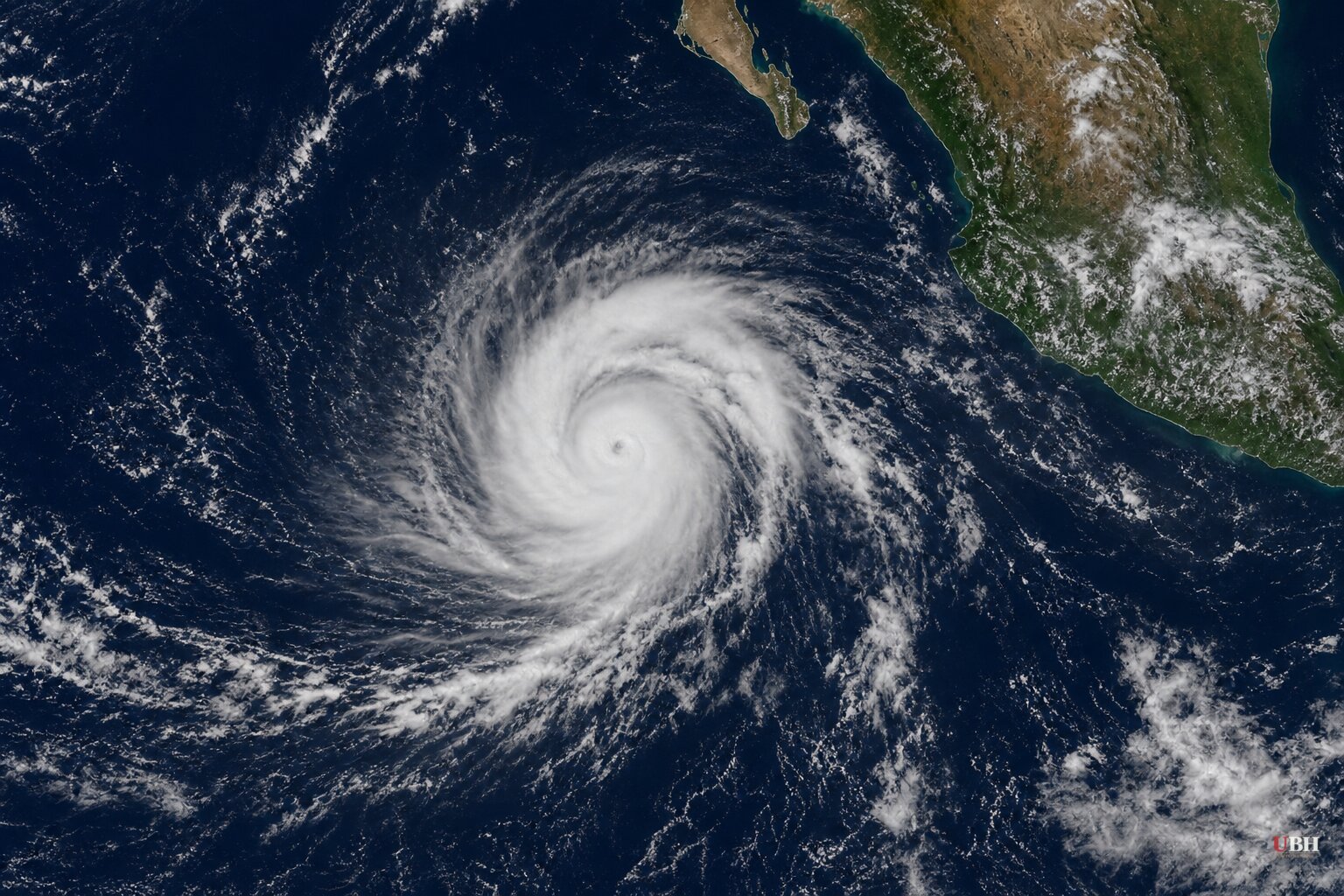 Hurricane Karina Strengthens to Category 1 Far Off Mexico's Pacific Coast, Poses No Threat to Land