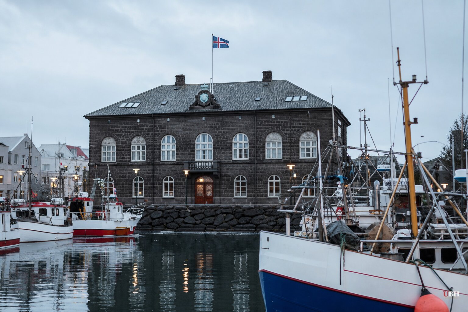 Iceland Rejects Reopening EU Membership Talks, 52.5% to 47.5%