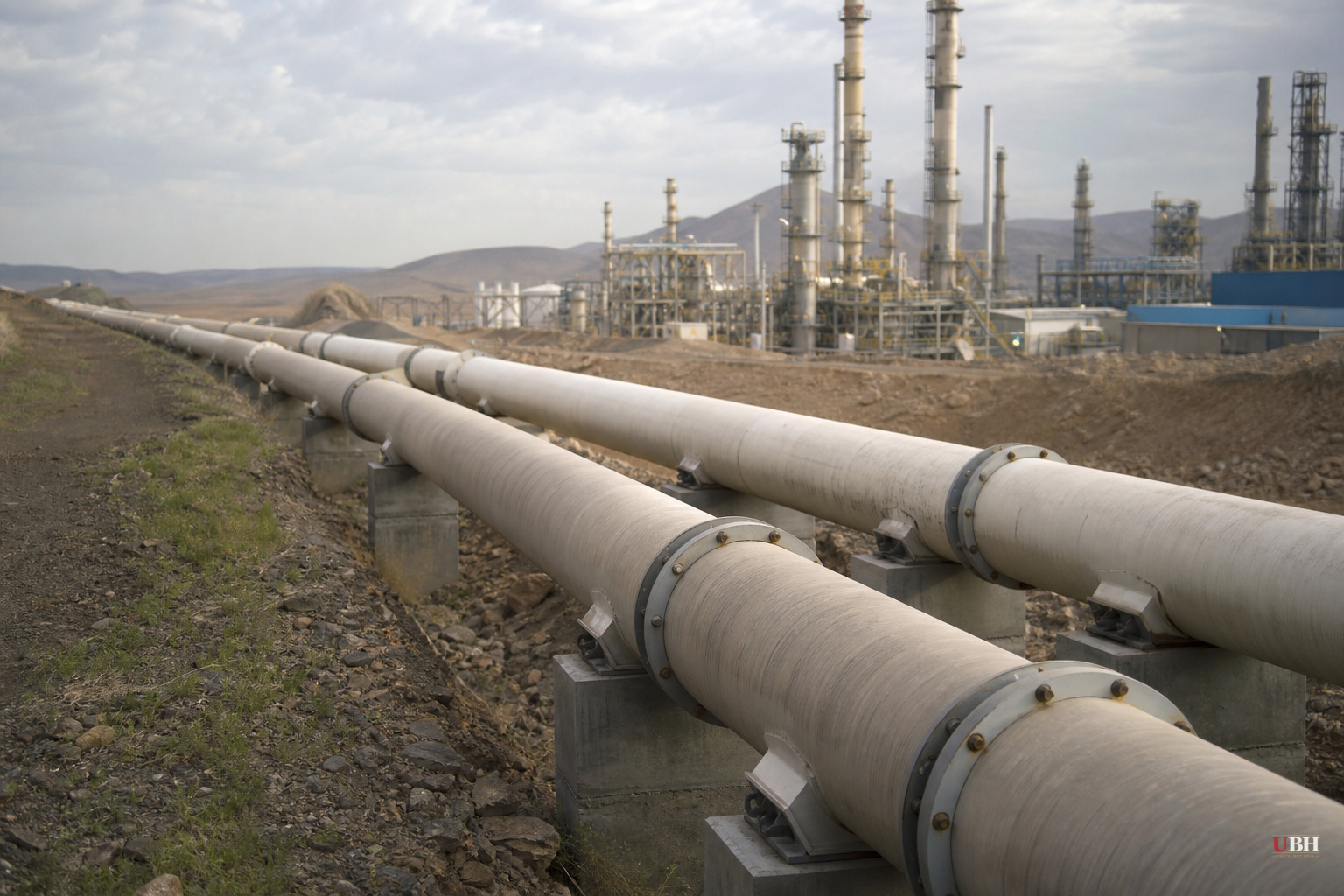 Iraq-Syria Pipeline to Bypass Strait of Hormuz Will Take 4 Years, Cost $15 Billion, Sources Say