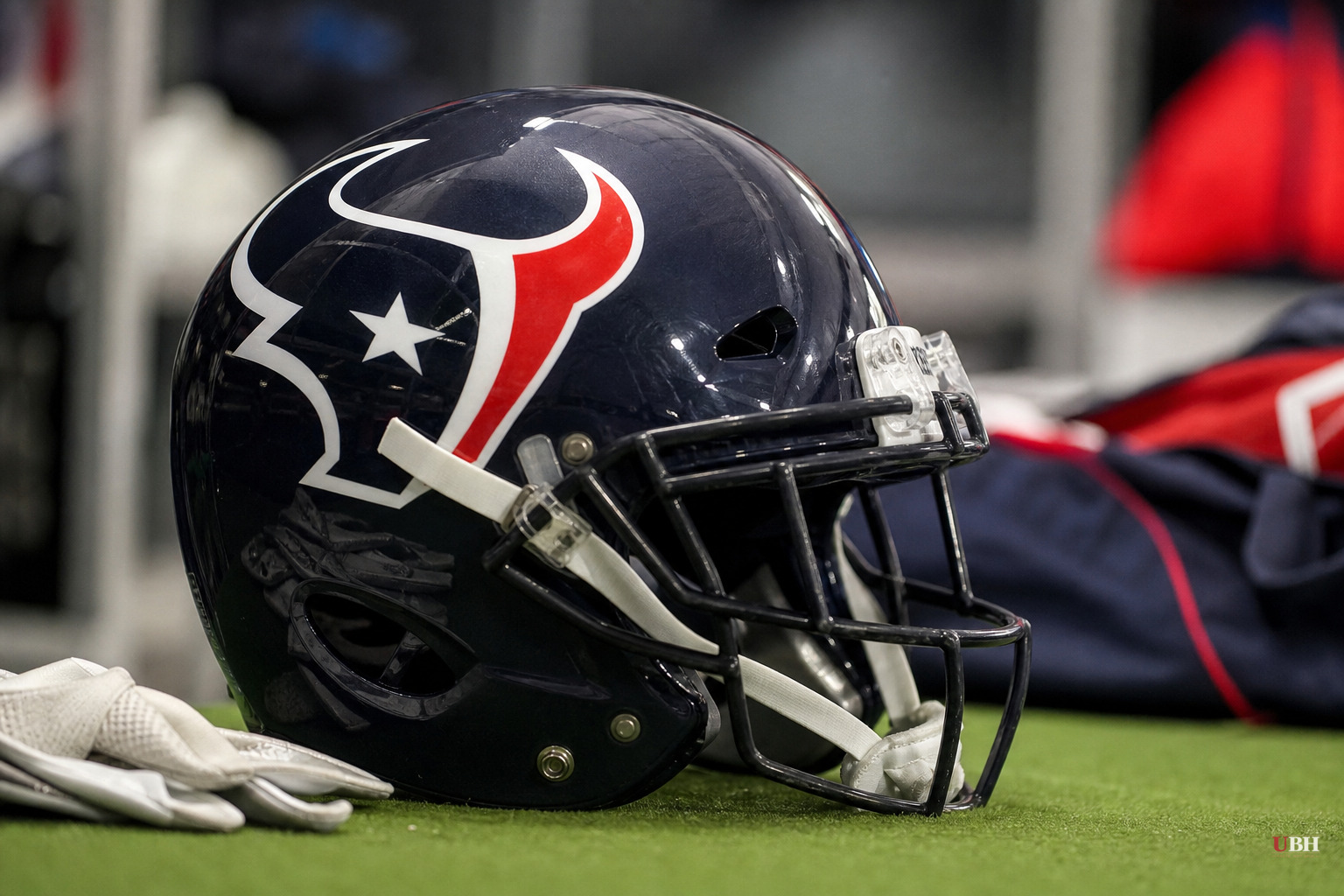 Jadeveon Clowney Signs One-Year Deal Back With Texans, Talks Super Bowl