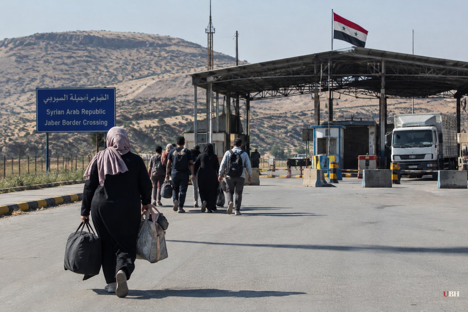 Jordan Airstrikes in Southern Syria Kill at Least Five, Damascus Says, and Syria Closes Border Crossing