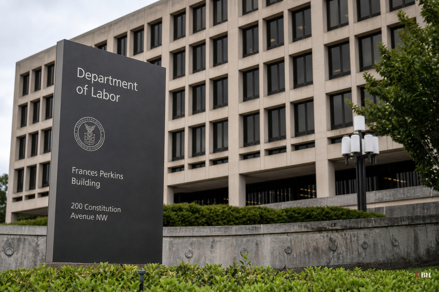 July Jobs Report: US Payrolls Fell 23,000, Participation Rate Hits Lowest Since 2021