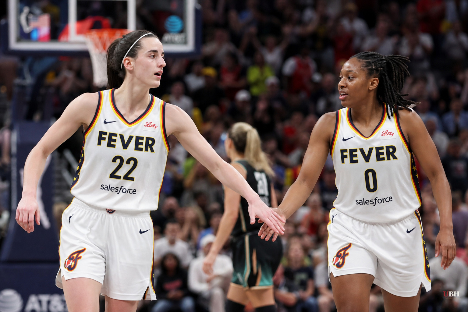 Kelsey Mitchell Scores 28, Caitlin Clark Adds 22 as Fever Beat Liberty 106-92