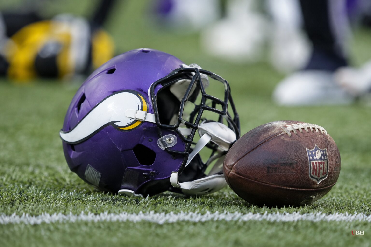 Kyler Murray Suffers Concussion in Vikings Debut, Ruled Out as Minnesota Rallies to Beat Packers 39-22