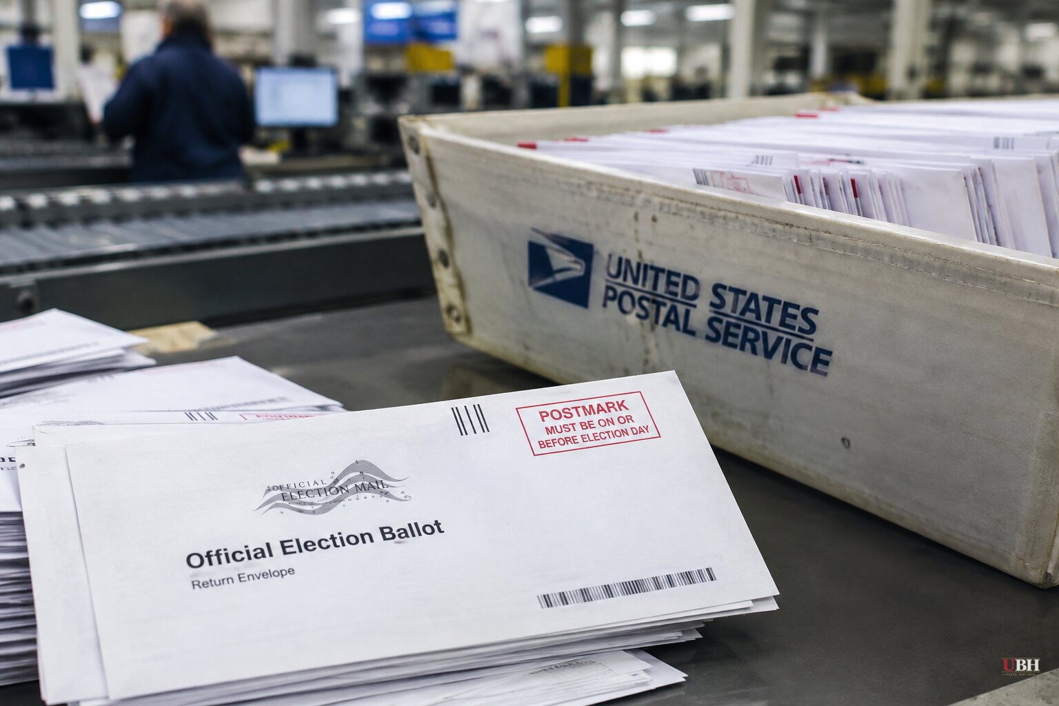 Late Postmark Ballot Rejections Spike in Washington and Oregon After USPS Consolidation, as Trump Fights Mail Voting Rules at Supreme Court
