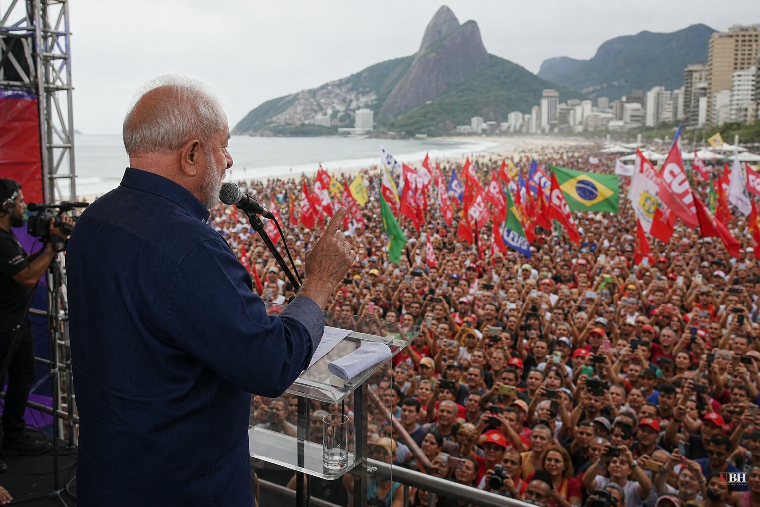 Lula and Flávio Bolsonaro Launch Campaigns as Brazil's Rivals Trade Blame Over Trump's Tariffs