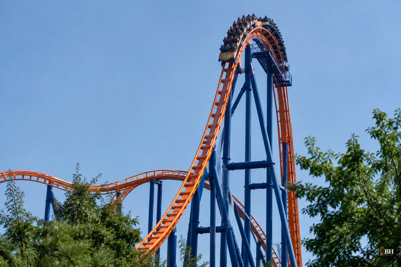 Man dies after falling from Goliath roller coaster at Six Flags Over Georgia