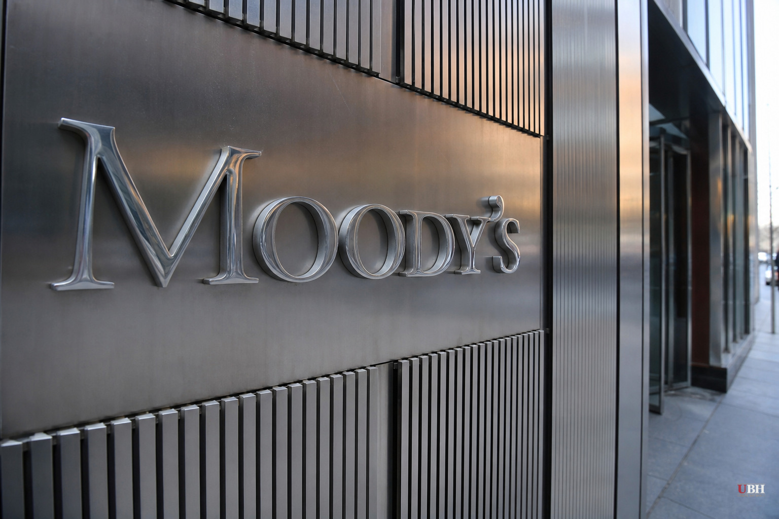 Moody's Upgrades Argentina Two Notches, Cites Milei's Fiscal Surpluses and Falling Inflation