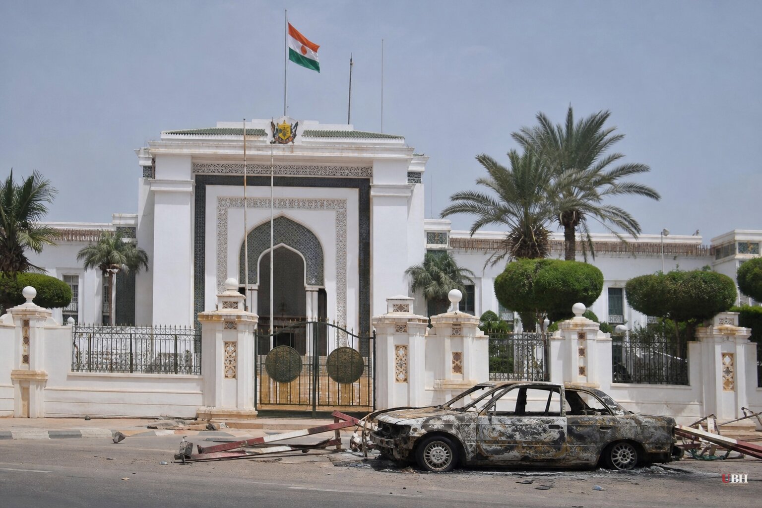 Mutinous Soldiers Attack Niger's Presidential Palace and Airport in Niamey