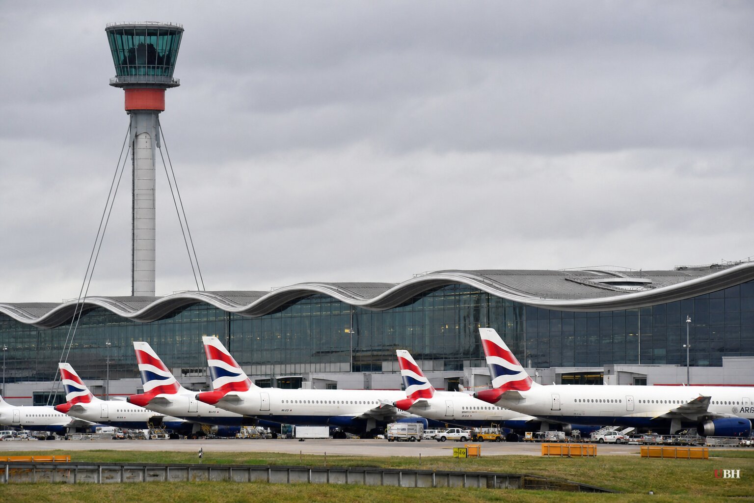 NATS Computer Failure Grounds Hundreds of UK Flights, Backlog Stretches Into Wednesday