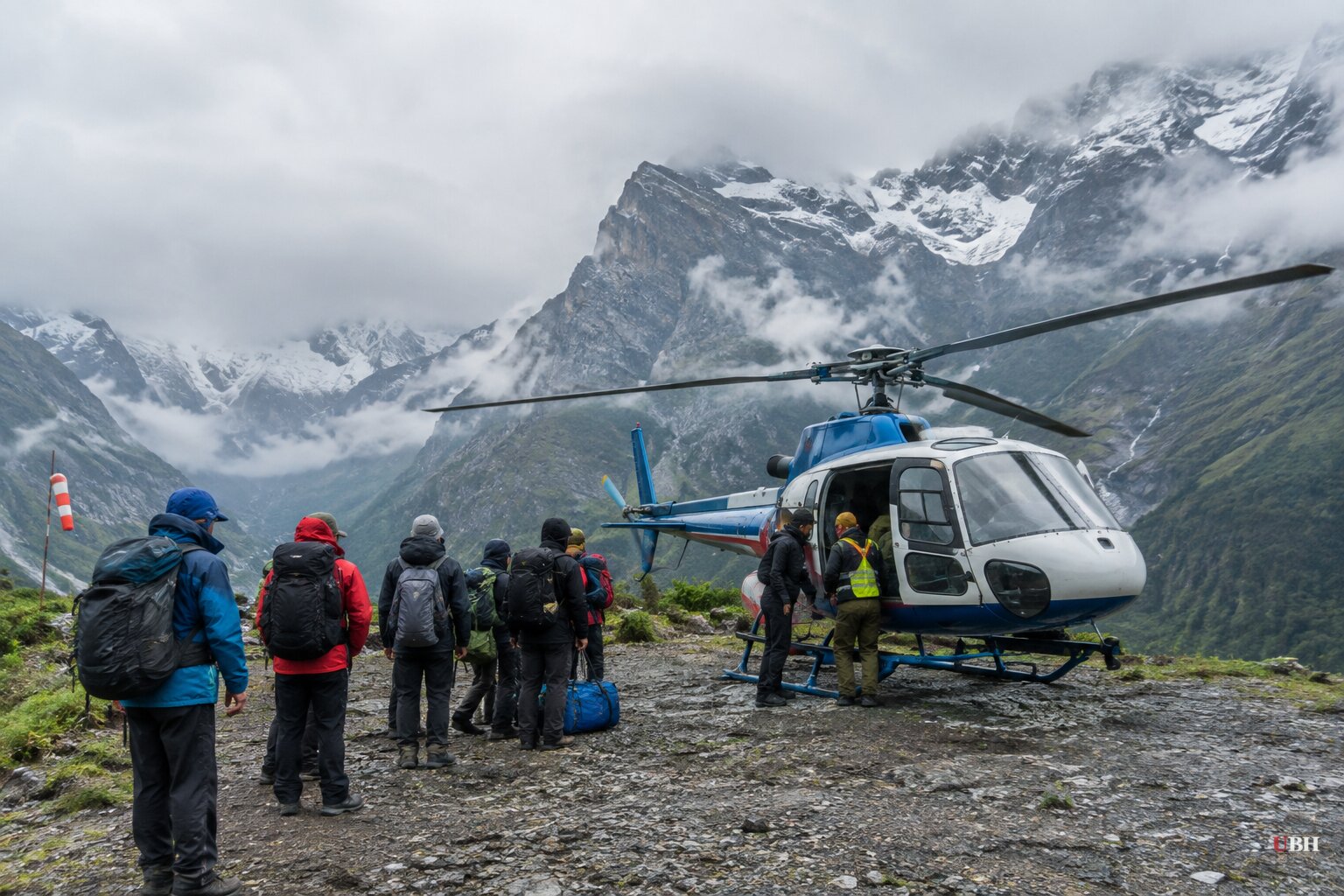 Nepal Landslides Kill About 30, Trekkers Airlifted From Annapurna Circuit as Avalanche Hits Himlung Base Camp