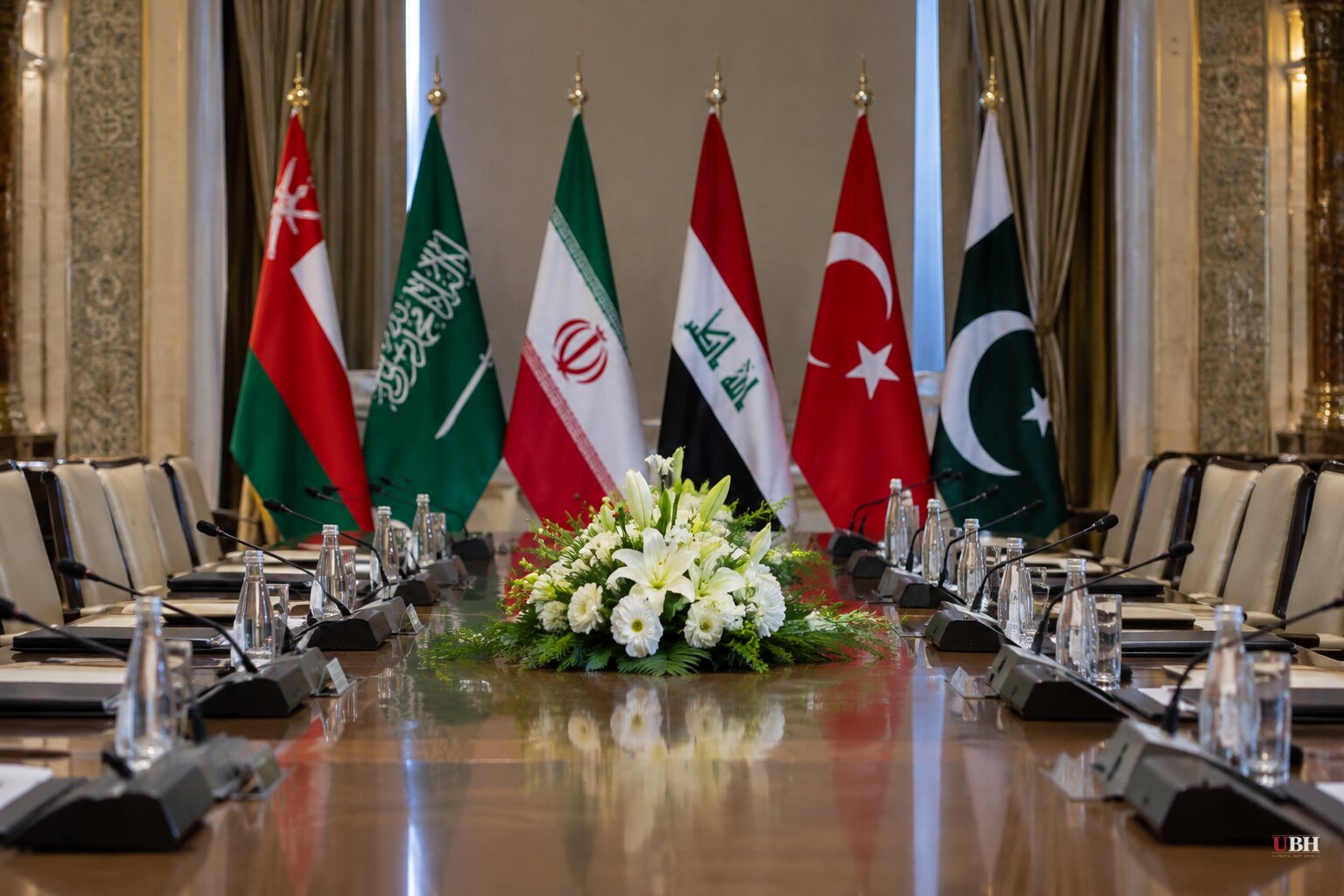 Oman's Foreign Minister Proposes Gulf-Iran-Iraq Non-Aggression Pact as Saudi, Turkish and Pakistani Officials Meet in Tehran