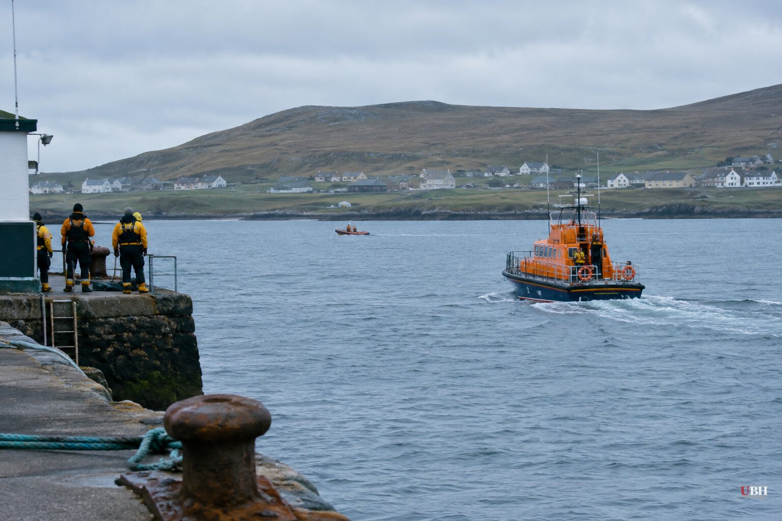 One fisherman found dead, two missing after boat overdue off Isle of Lewis