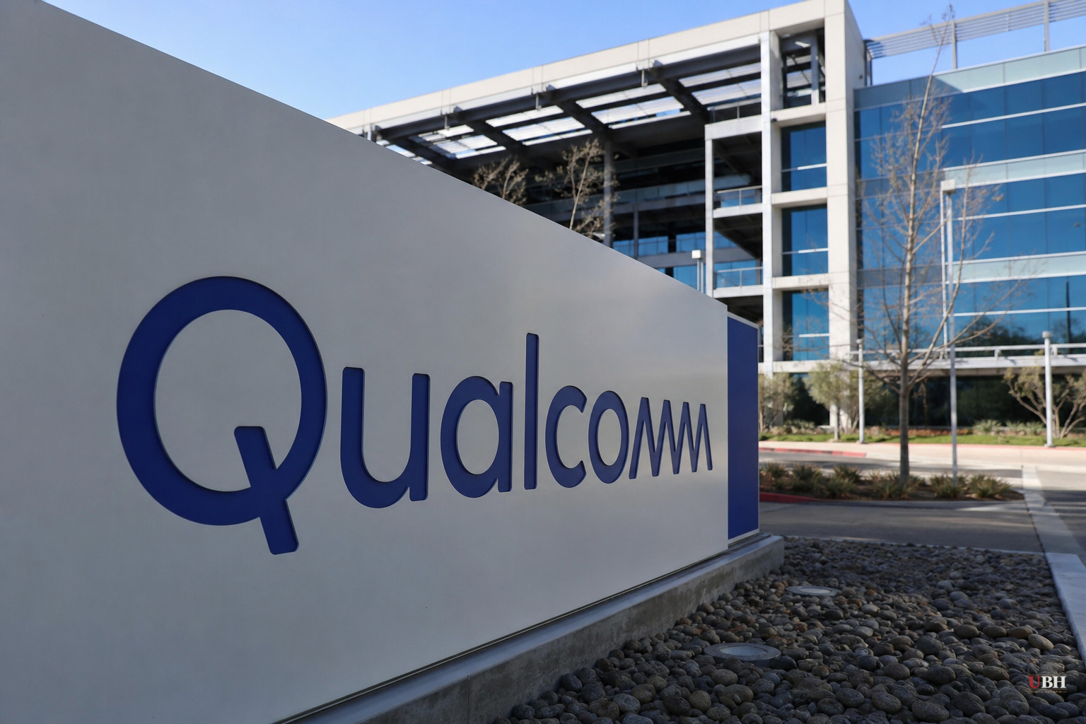 Qualcomm Warns of Weak Profit as Apple Business Shrinks Faster Than Expected
