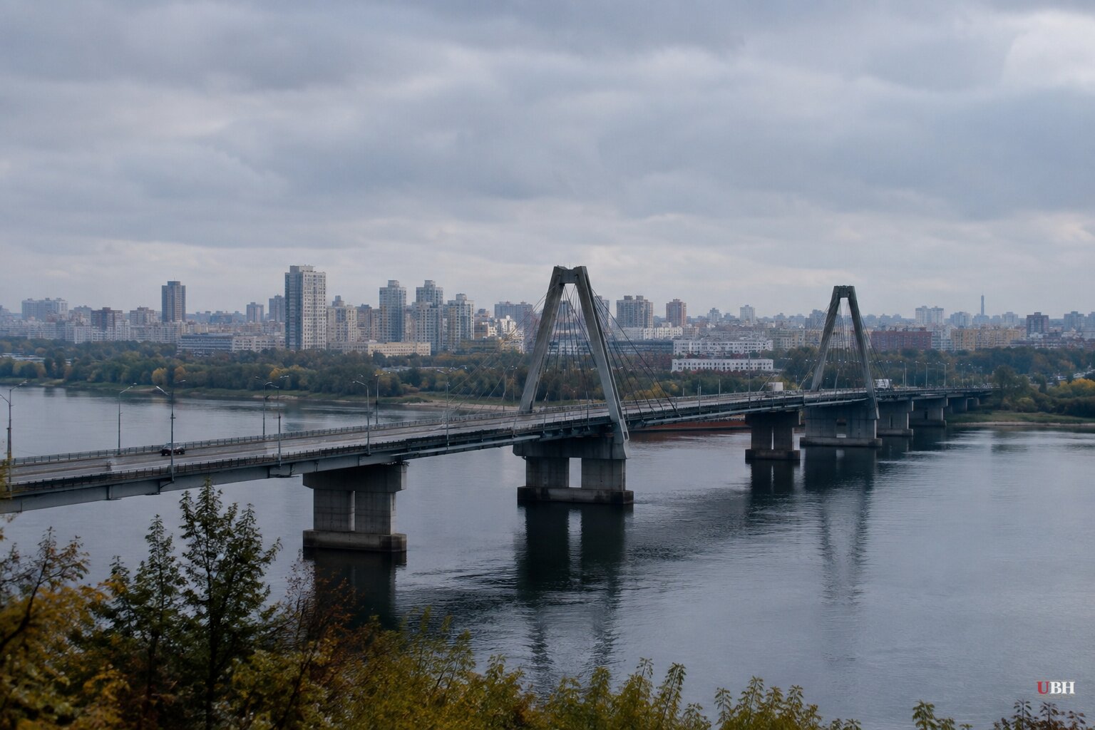 Russia Strikes Kyiv's Second Major Bridge, Third Straight Day of Attacks on Capital's Dnipro Crossings