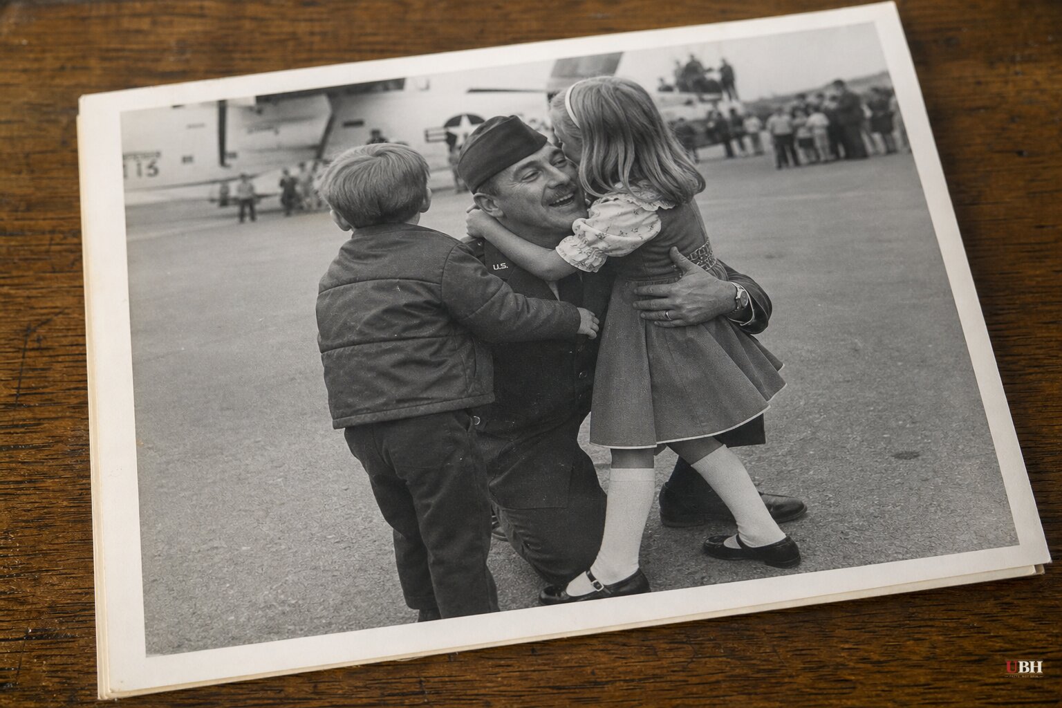 Sal Veder, Who Shot Vietnam's 'Burst of Joy,' Dies at 99