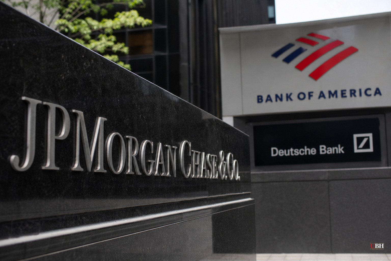 Senate Democrats Report Says JPMorgan, Bank of America, Deutsche Bank Sat on Epstein Red Flags for Years