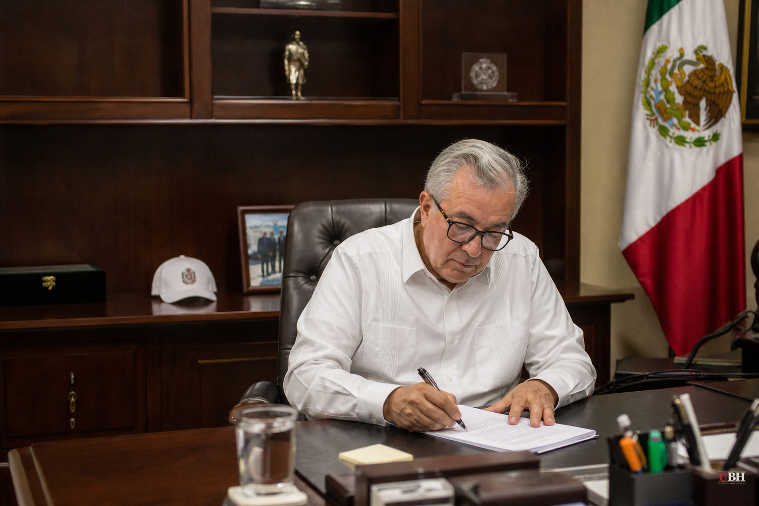 Sinaloa Governor Indicted by U.S. on Cartel Charges Walks Back Into His Office