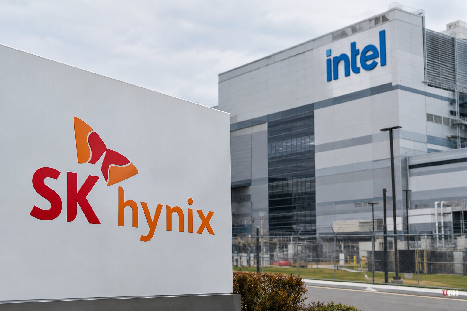 SK Hynix and Intel in Talks to Make Memory Chips in Ohio for the First Time, Reuters Reports