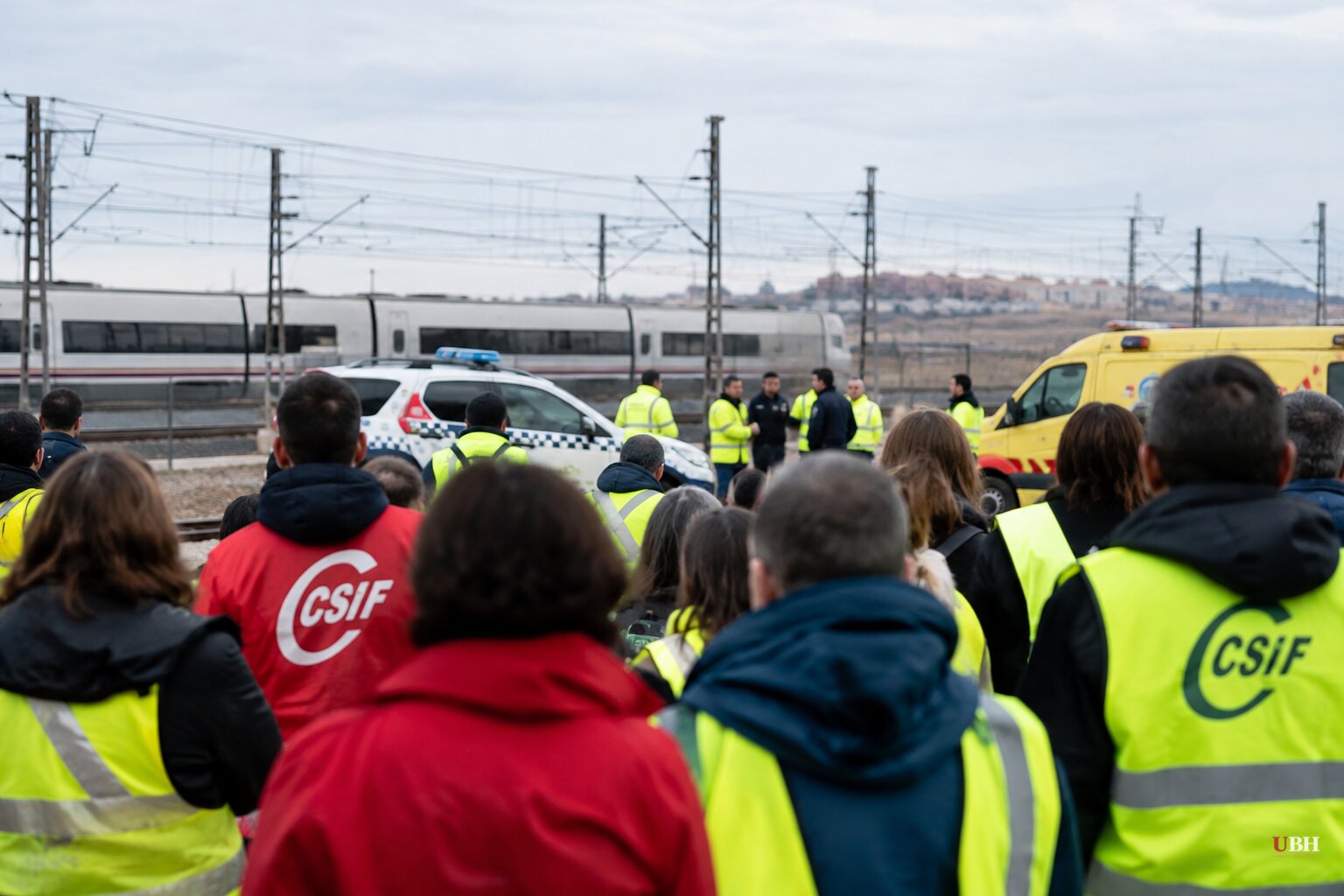 Spain's transport minister rejects resignation talk as union and protesters demand accountability for Toledo train crash