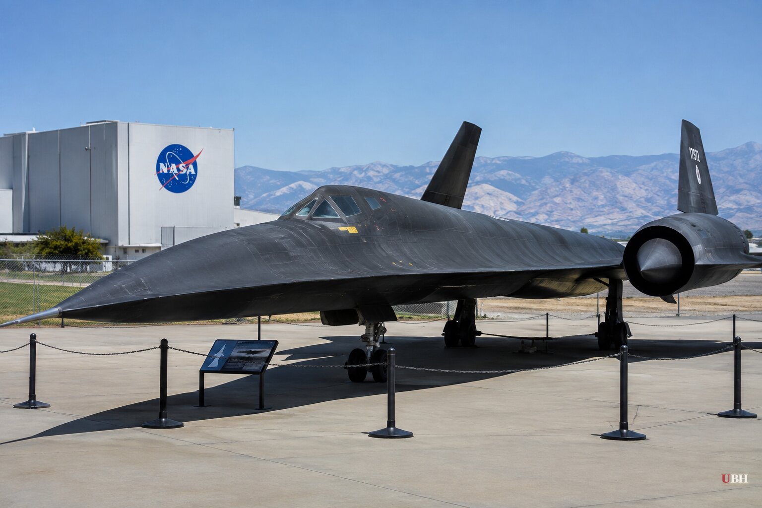 SR-71 Blackbird Missing From NASA Display Since May, No Explanation Given